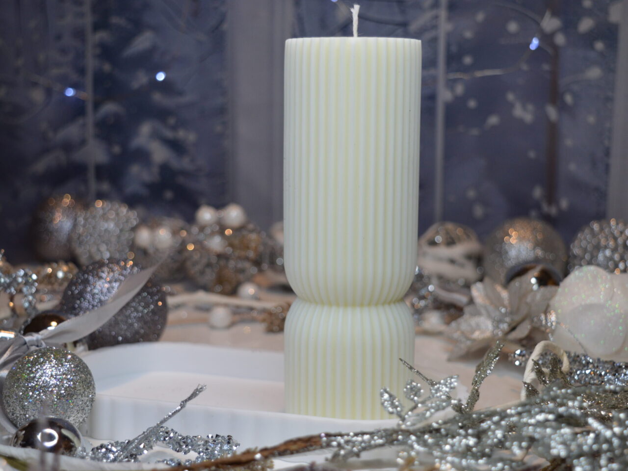 Świeca ryflowana ze zwężeniem dół L