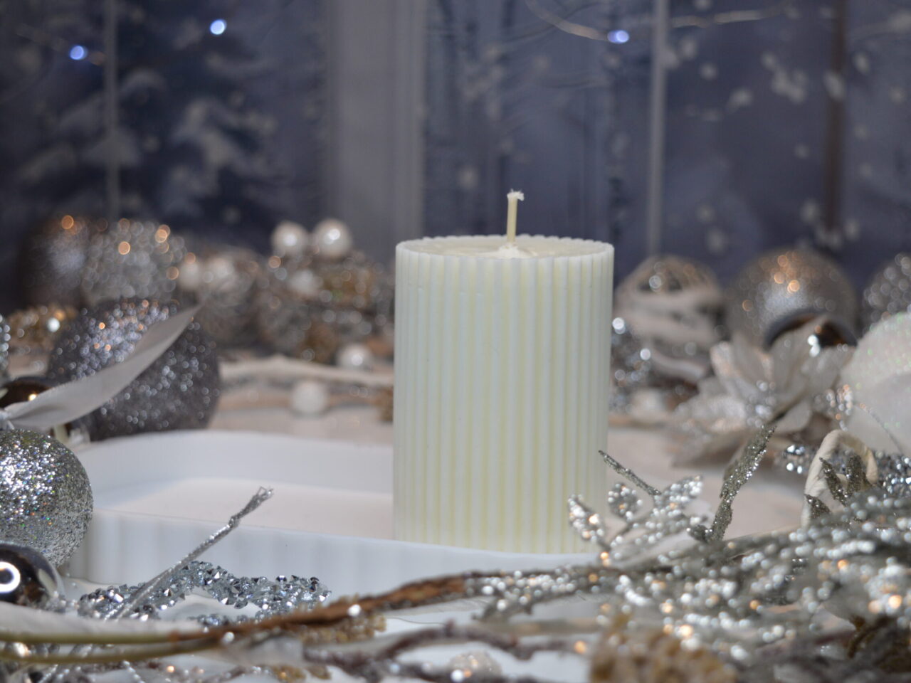 Świeca ryflowana prosta walec M